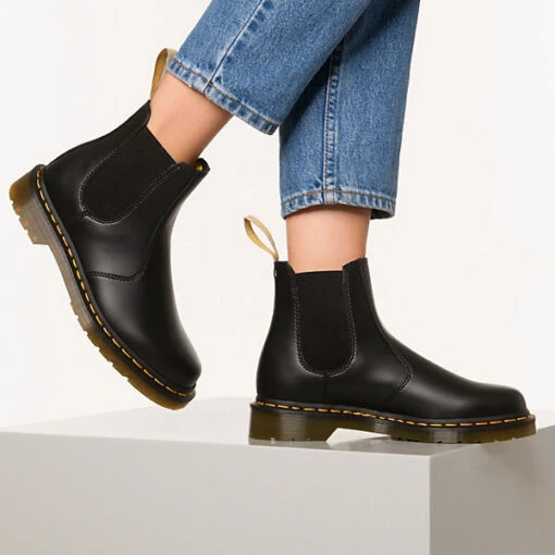 Dr. Martens Vegan 2976 Chelsea Boots - Schwarz -Schuhgeschäft 15190464 02